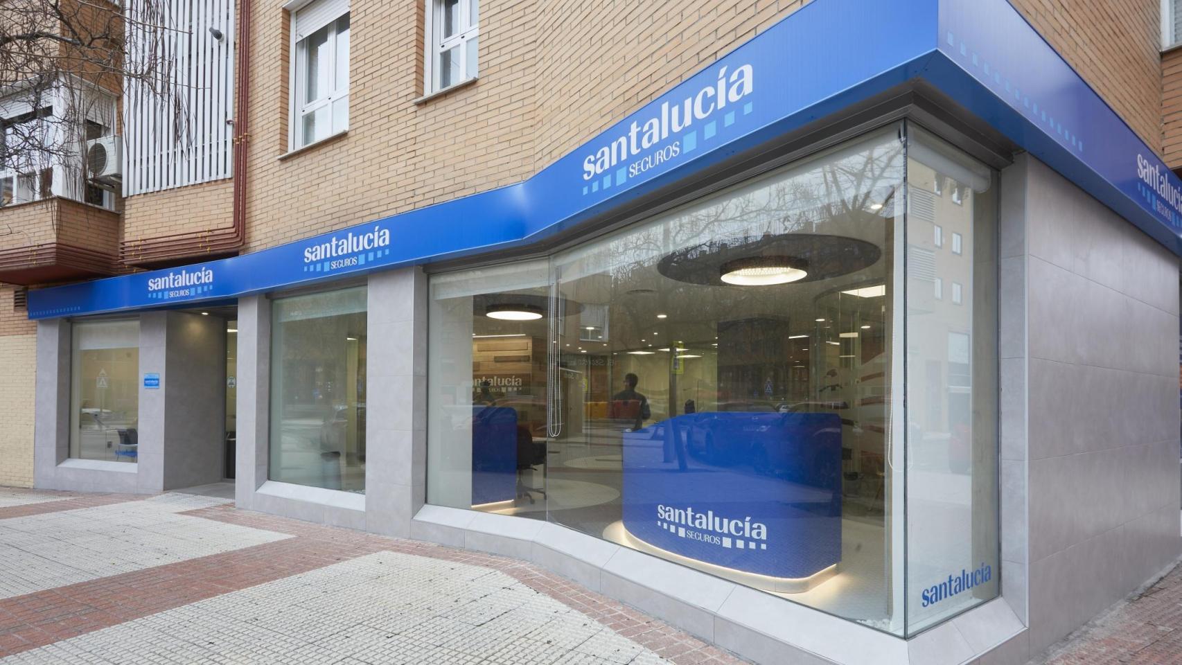 Oficina de Santalucía Seguros en Alcorcón (Madrid).