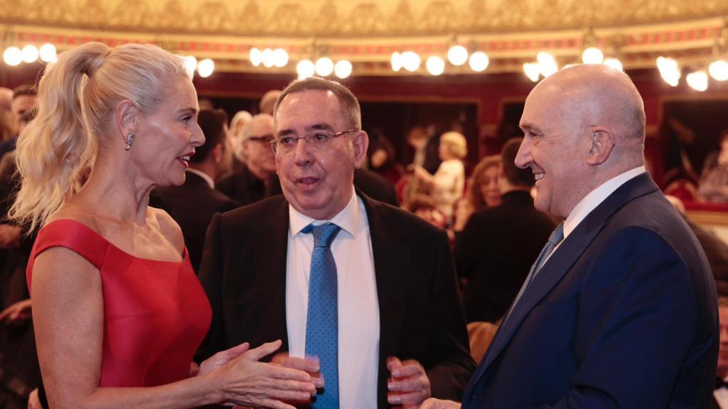 Belén Rueda y Jesús Julio Carnero al inicio de la gala