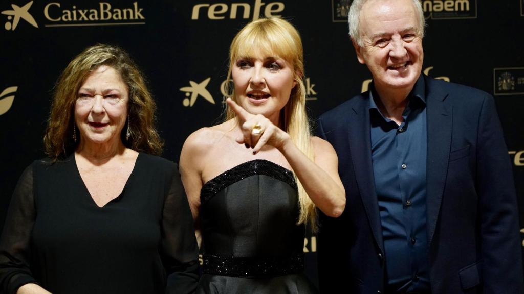 Cayetana junto a Hipólito