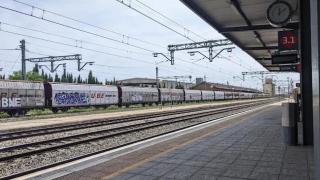 Exterior de la estación de tren de Casetas, en Zaragoza.
