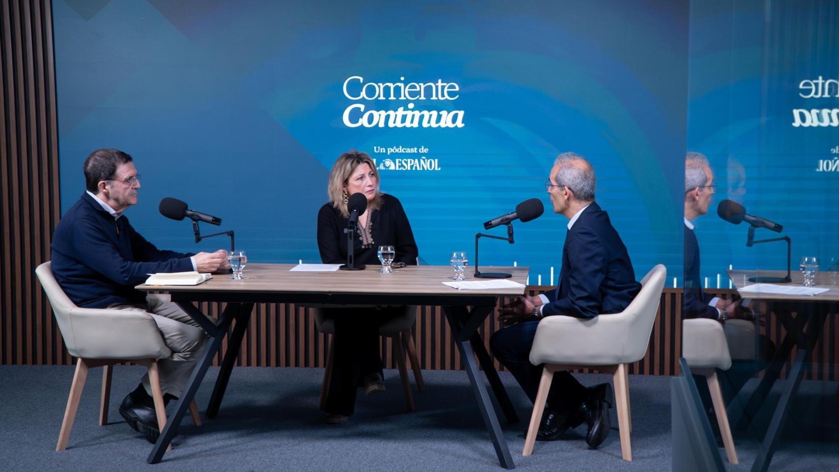 Momento del capítulo 'Tasa de basuras' del podcast Corriente Continua del El Español, con Vicente Vicente Galvan, experto en el sector de los residuos, y Antonio Martínez-Sicluna, secretario general de la Federación Española de Municipios y Provincias.