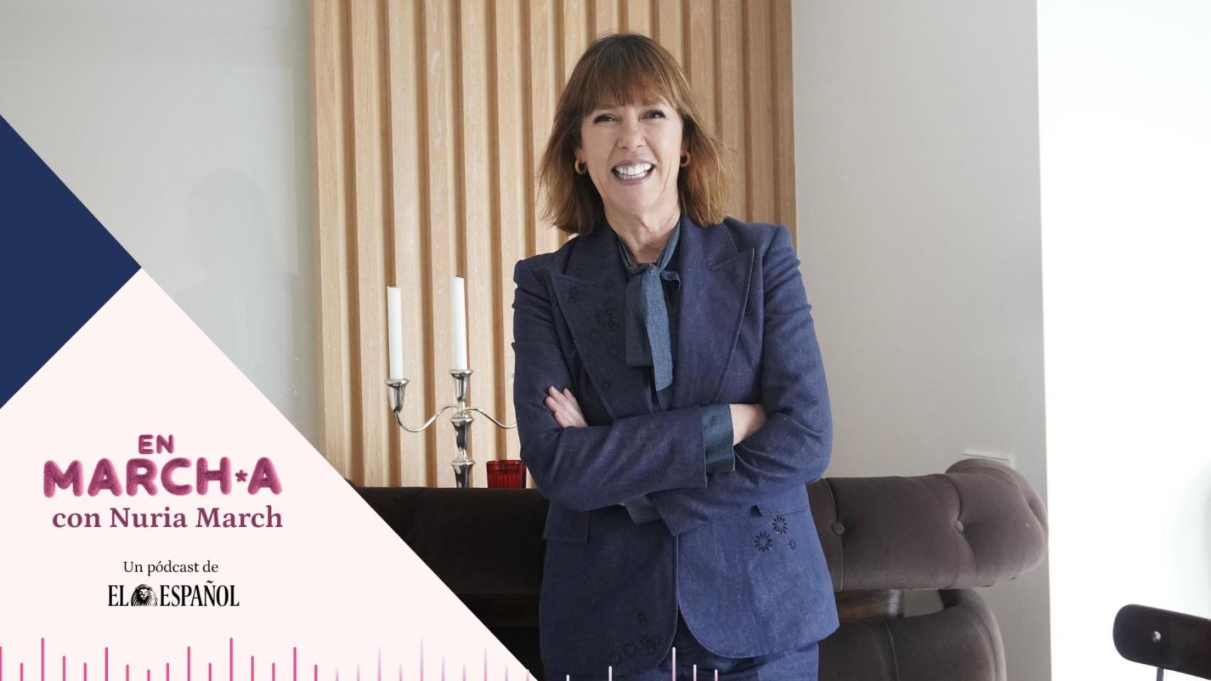 La directora de cine se sienta ante los micrófonos del pódcast.