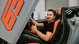 Jorge Lorenzo, al volante de un Lamborghini Aventador SVJ 63 Roadster de su colección