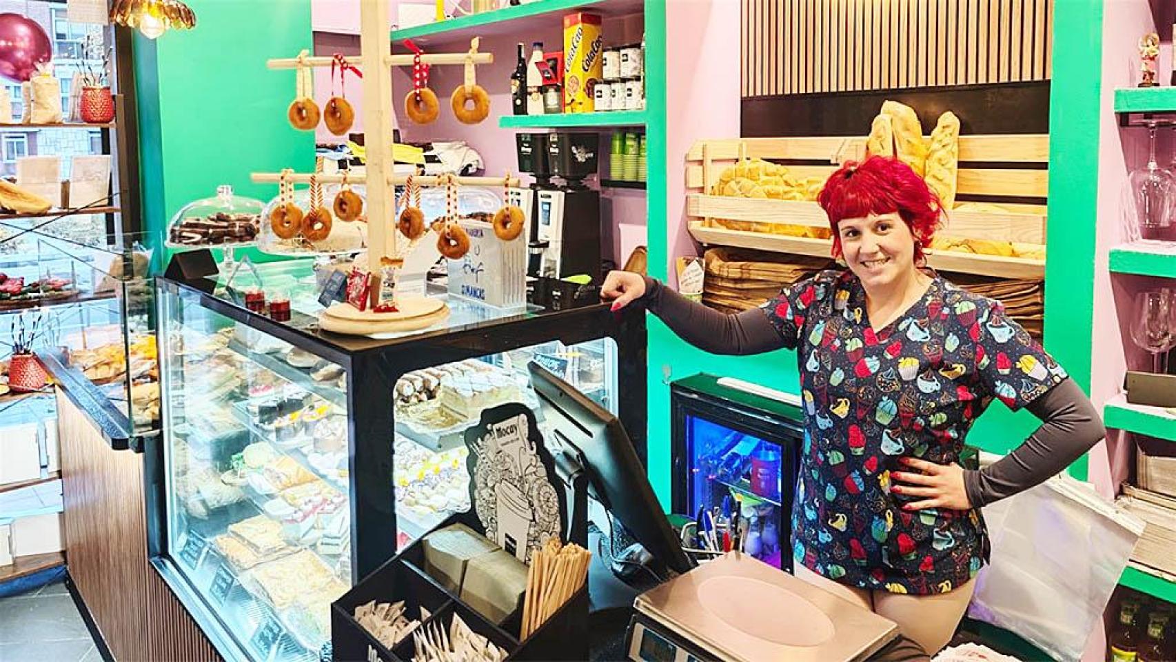 Teresa en su nuevo negocio 'Té con Te' de Valladolid
