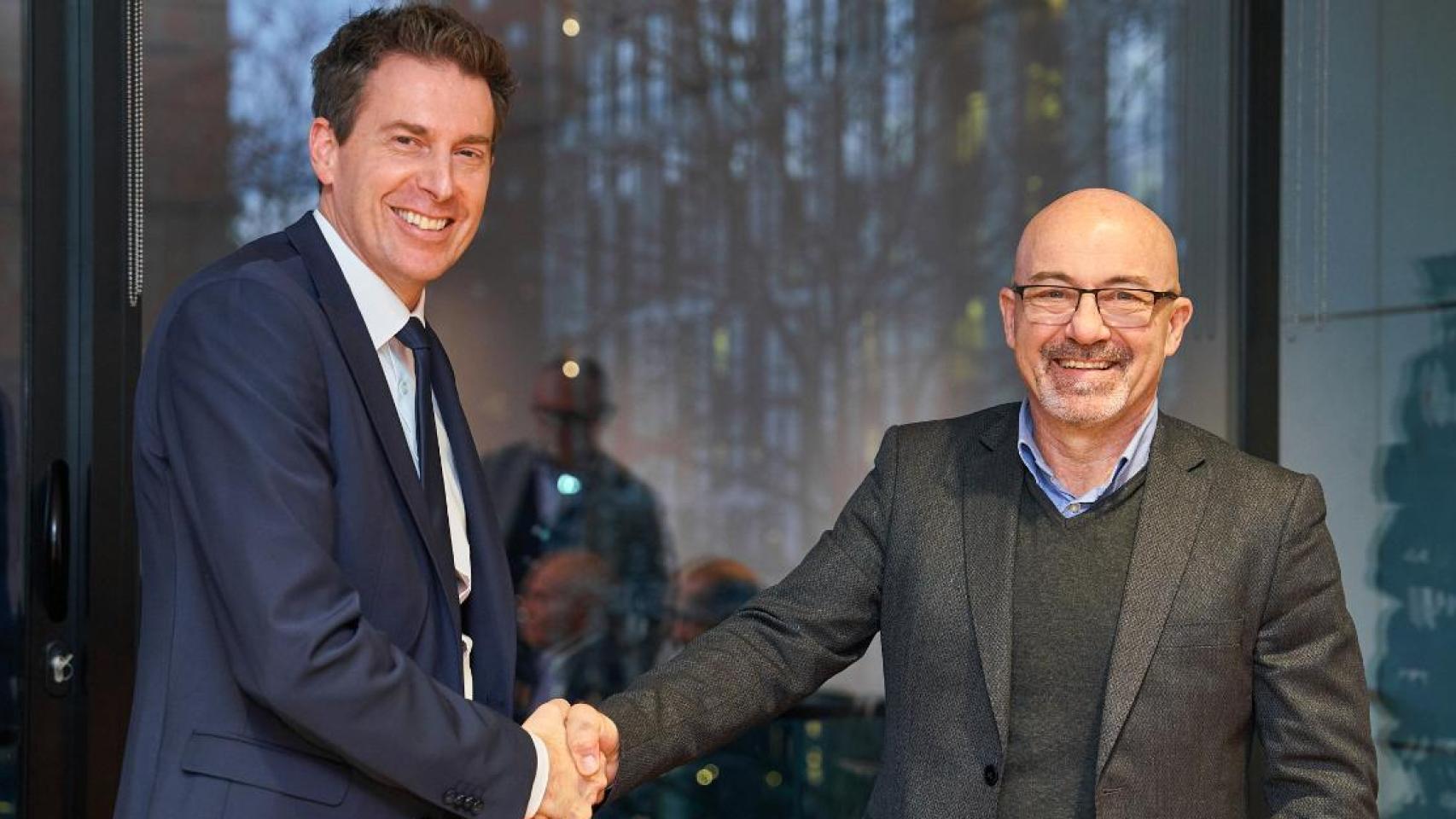 Florian Hohenwarter, director de operaciones (COO) de KNDS Deutschland y Roberto Cingolani, director ejecutivo (CEO) de Leonardo.