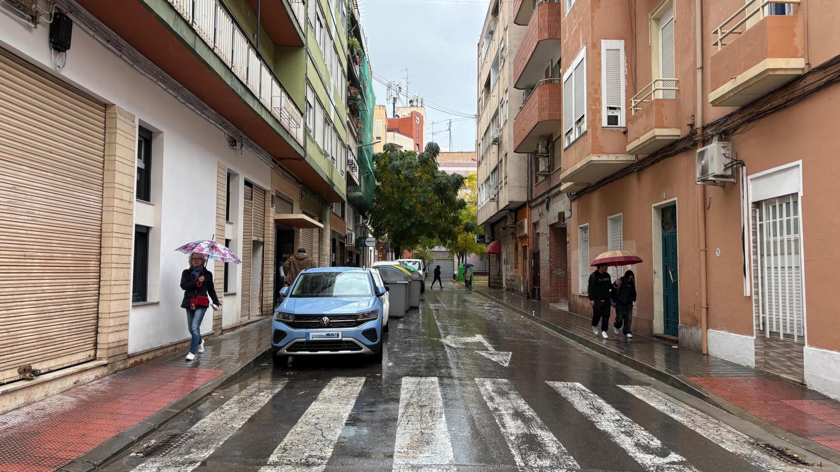 Una calle del barrio de Carolinas esta mañana