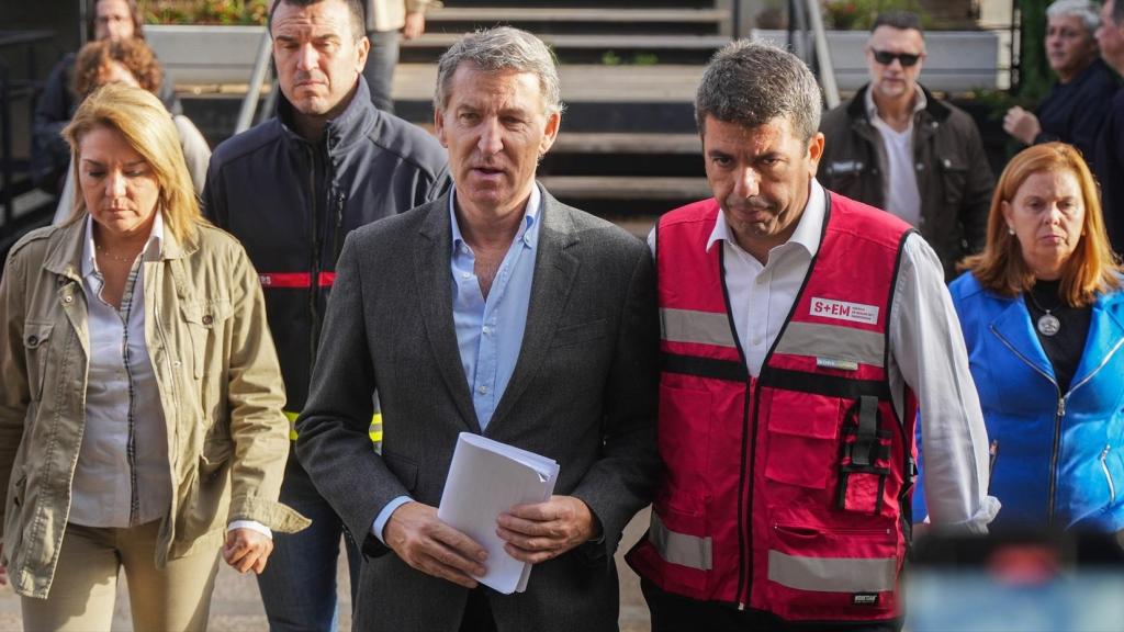 Alberto Núñez Feijóo y Carlos Mazón los días posteriores a la dana.