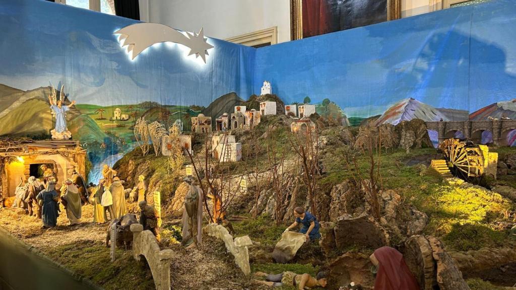 La Casa Amparo de Zaragoza ya tiene expuesto su tradicional Belén.