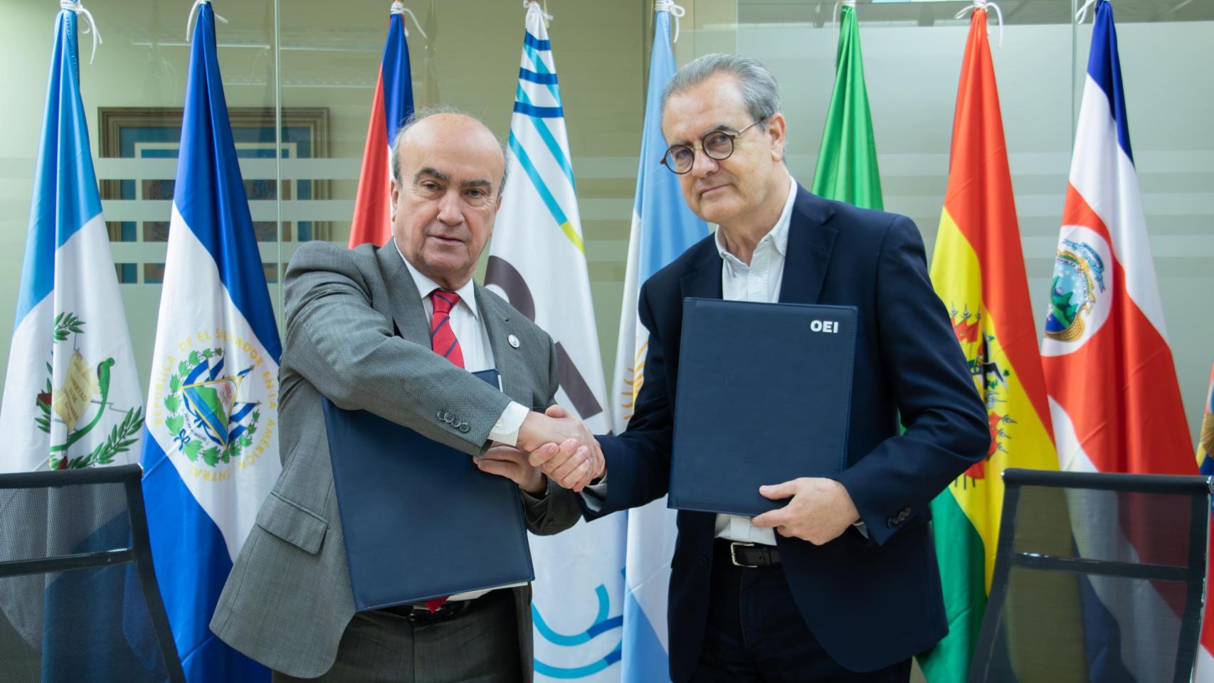 Mariano Jabonero, secretario general de la OEI, y Juan Antonio Vigar, director del Festival de Cine de Málaga.