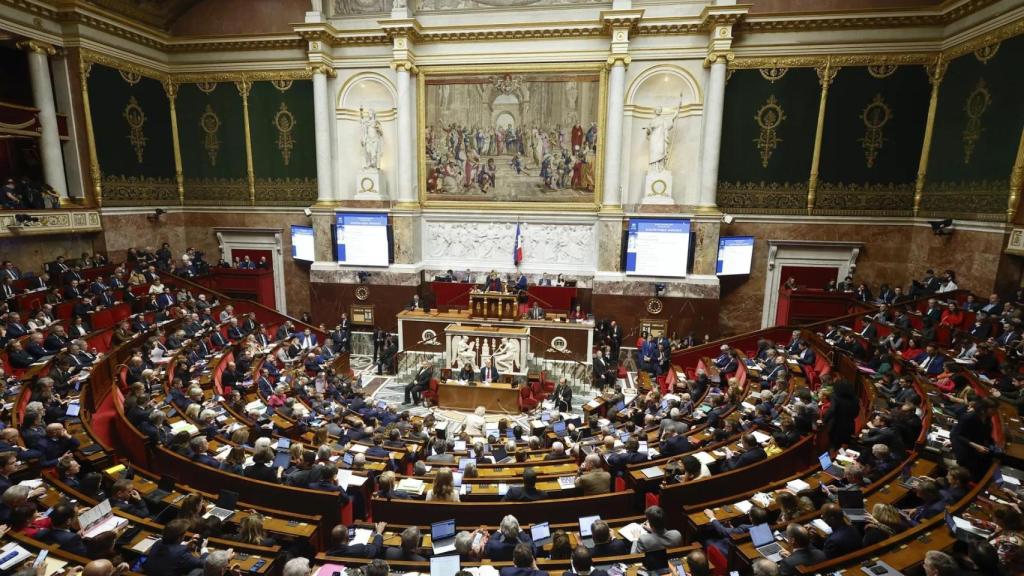 La Asamblea Nacional francesa durante la votación final sobre el proyecto de ley de presupuesto de la Seguridad Social para 2026, en París.