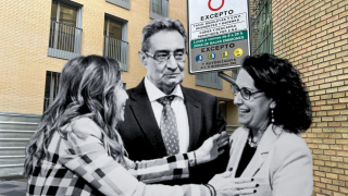 La alcaldesa de Zaragoza, Natalia Chueca, junto al portavoz de Vox, Julio Calvo, y la concejal Eva Torres.