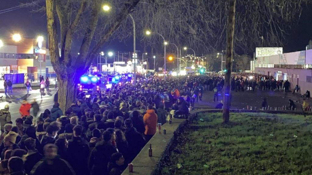 Las colas para acceder al estadio del Guadalajara.