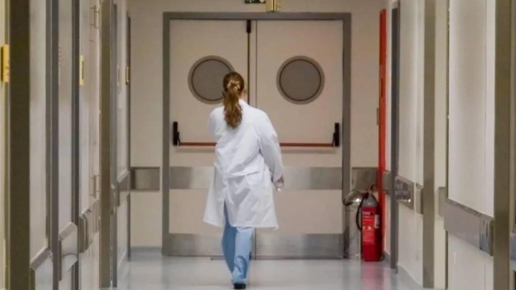 Imagen de archivo de una enfermera en un centro sanitario en España.