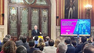 El alcalde de Sevilla en la firma del proyecto Lagoom Living Sevilla Este.