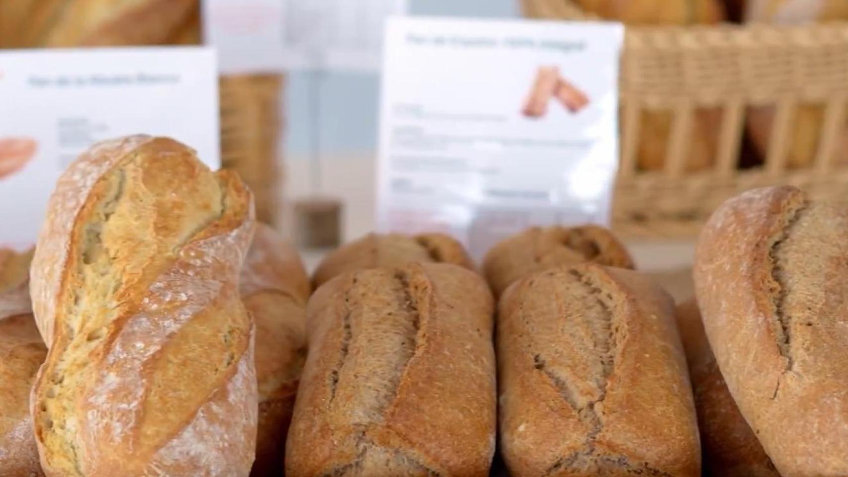 Elaboración de Pan Milagros. Foto: altim.es.