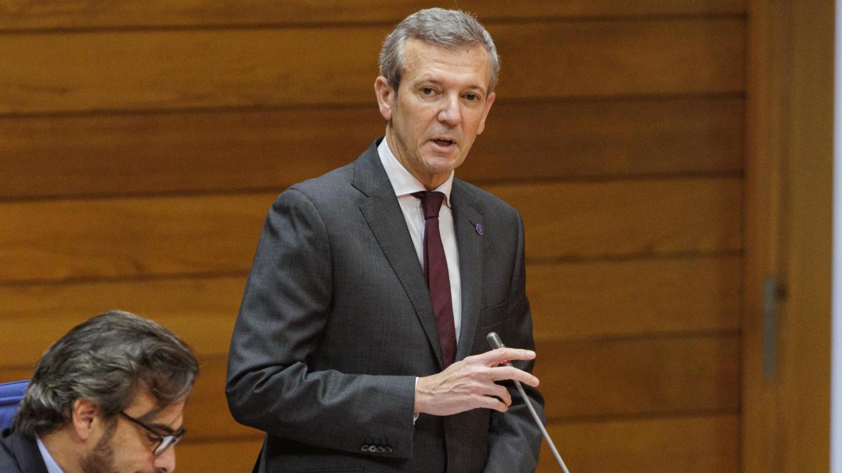 El presidente de la Xunta, Alfonso Rueda, en la sesión de control.