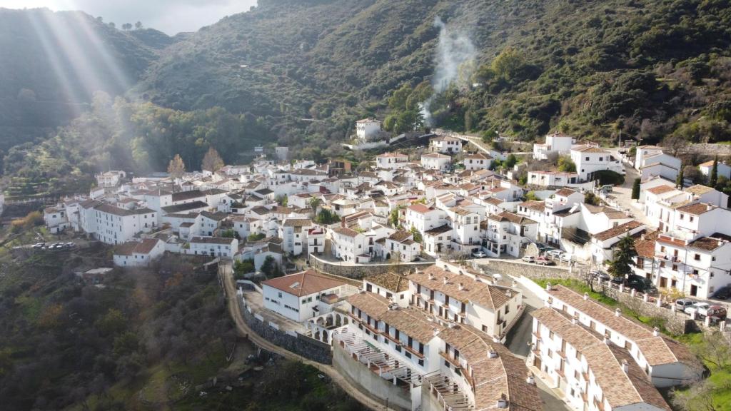 Vista aérea de la localidad de Benadalid.