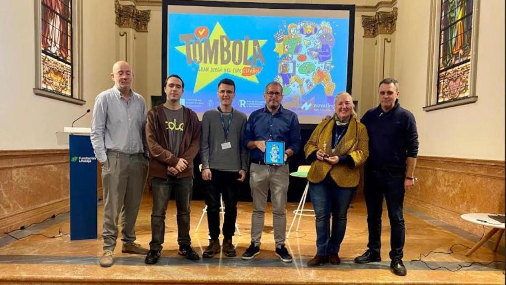 Los creadores del juego Tómbola en la presentación.