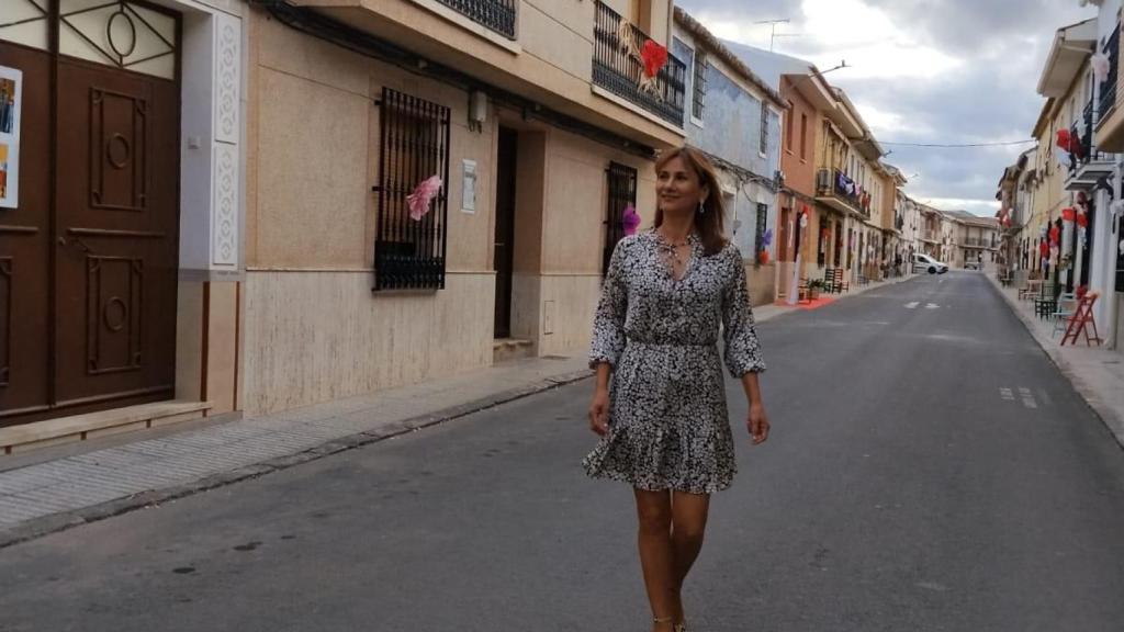 Yesenia paseando por Calzada de Calatrava.