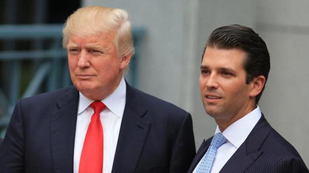 Donald Trump con su hijo mayor, Donald Trump Jr., en una imagen de 2013.