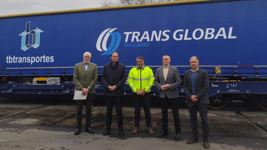 Presentación del nuevo sistema de carga de semirremolques del Puerto de Vigo