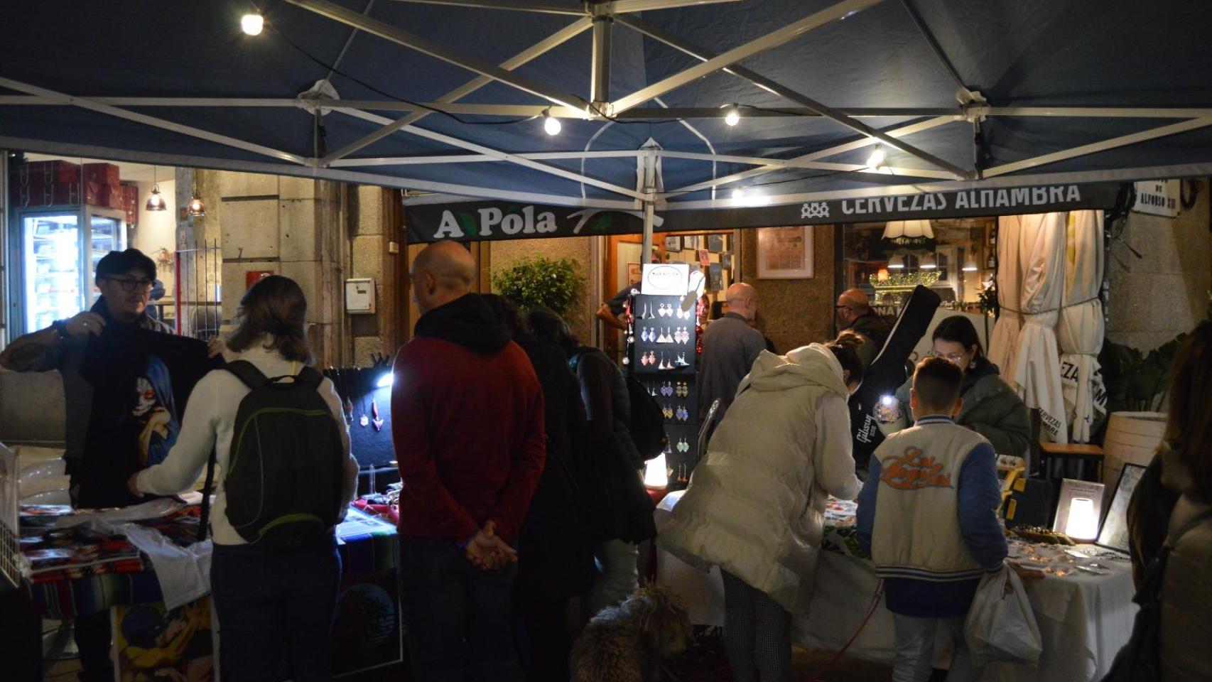 El Paseo de Alfonso de Vigo acogerá la novena edición del mercado de arte, artesanía e ilustración Mona