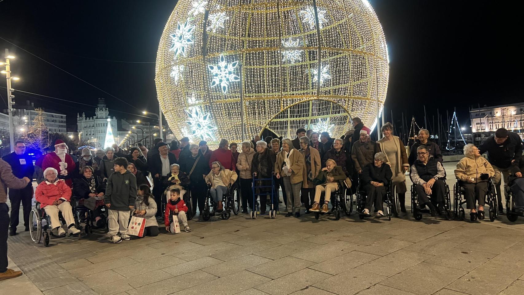 Llegada de las personas mayores a La Marina.