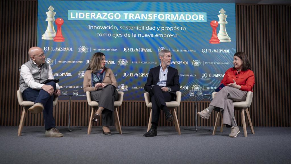 De izquierda a derecha: Jesús Tapia (ISDI), Puri Beltrán (moderadora), Juan Páramo (Philip Morris) y Dolores González Pastor (Octopus Energy)