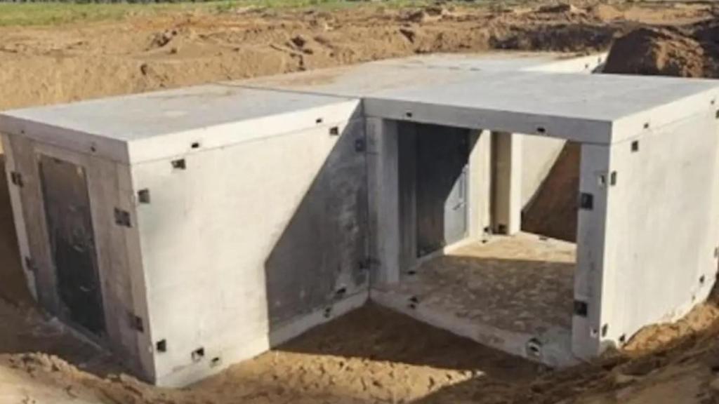 Los búnkeres, de unos 35 m² de superficie cada uno, están diseñados para resistir bombardeos de artillería de 152 mm, que usa el Ejército ruso.