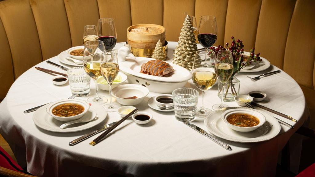 El Pato Imperial Beijing en la mesa de China Crown.