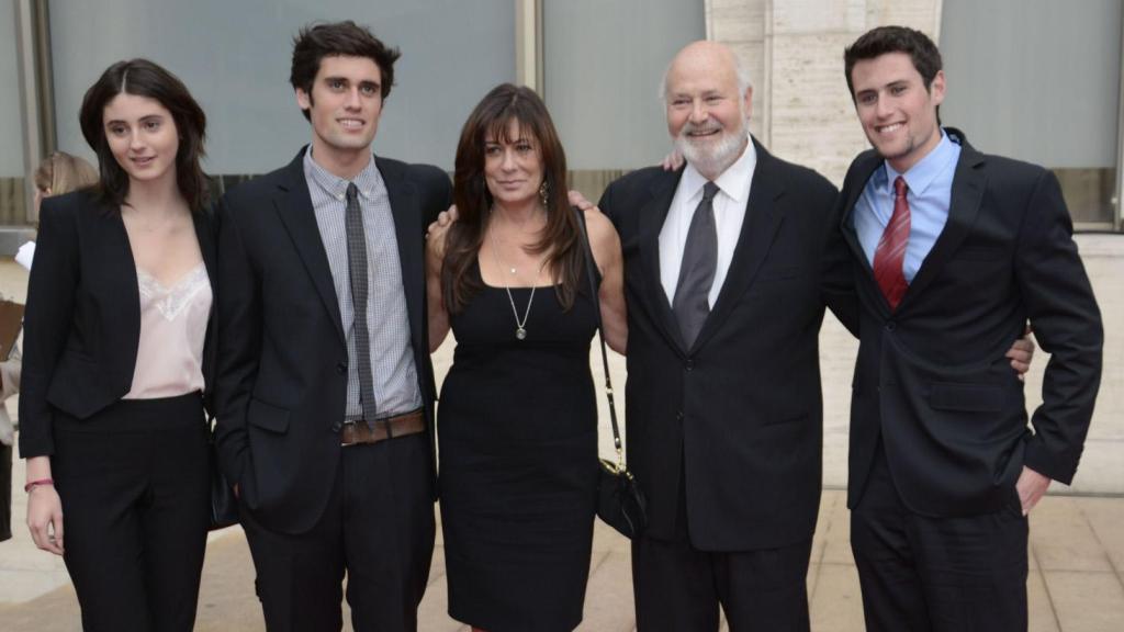 Rob Reiner junto a su mujer y sus hijos en una gala en Nueva York en el año 2014.