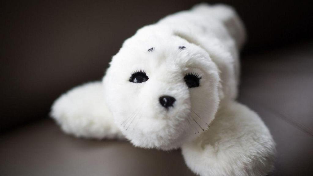 Paro, el bebé foca, creado para calmar y estimular emocionalmente a personas mayores.