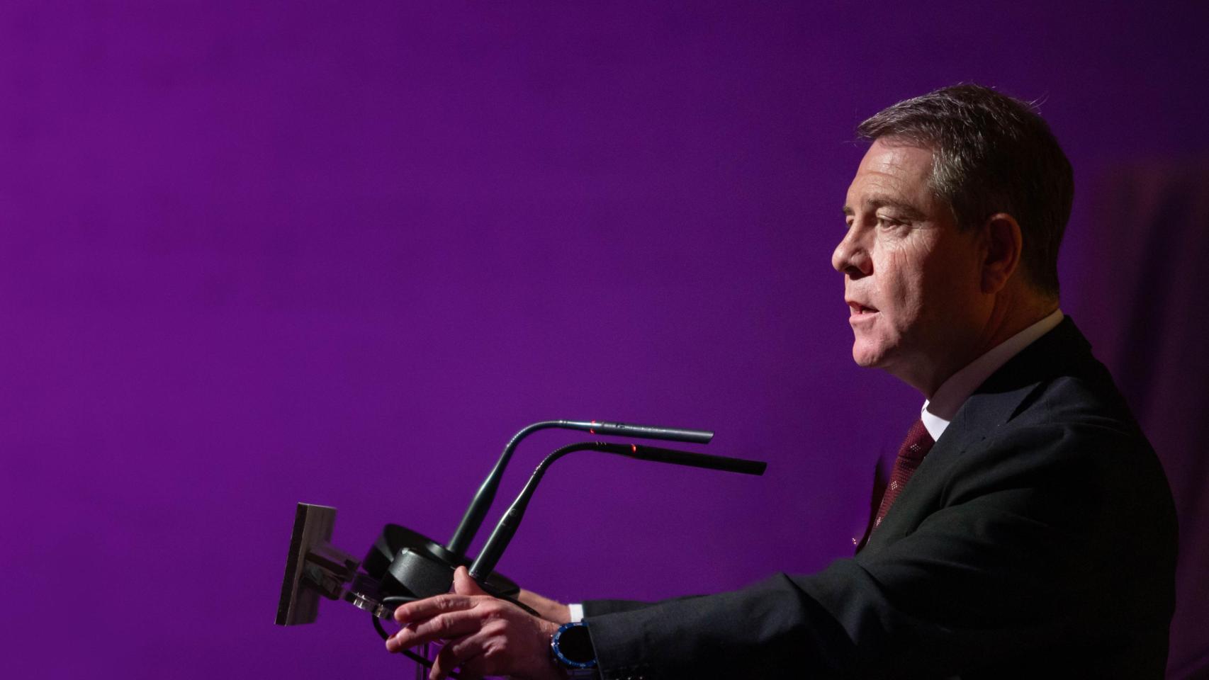 Page prevé que el  ciclón judicial  que acorrala a Sánchez avance y apela a sus  principios  para cambiar de ciclo