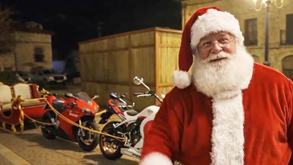 Papá Noel en la Cabalgata Motera de Viloria.