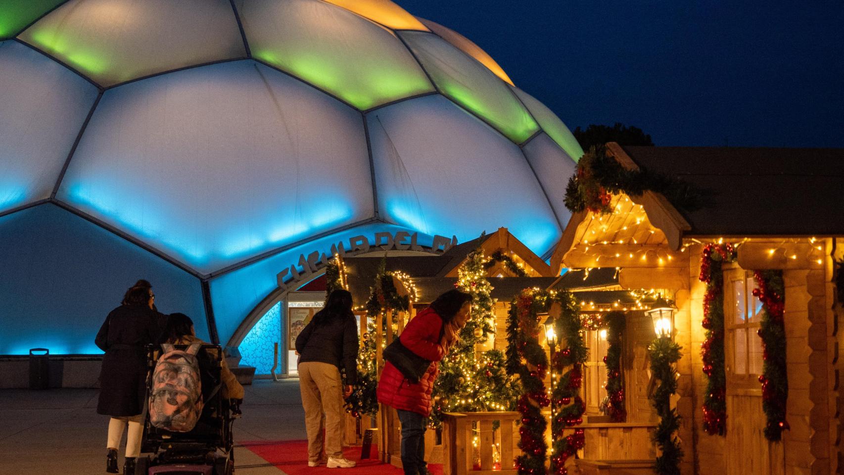 La villa encantada de la Navidad en la Cúpula del Milenio