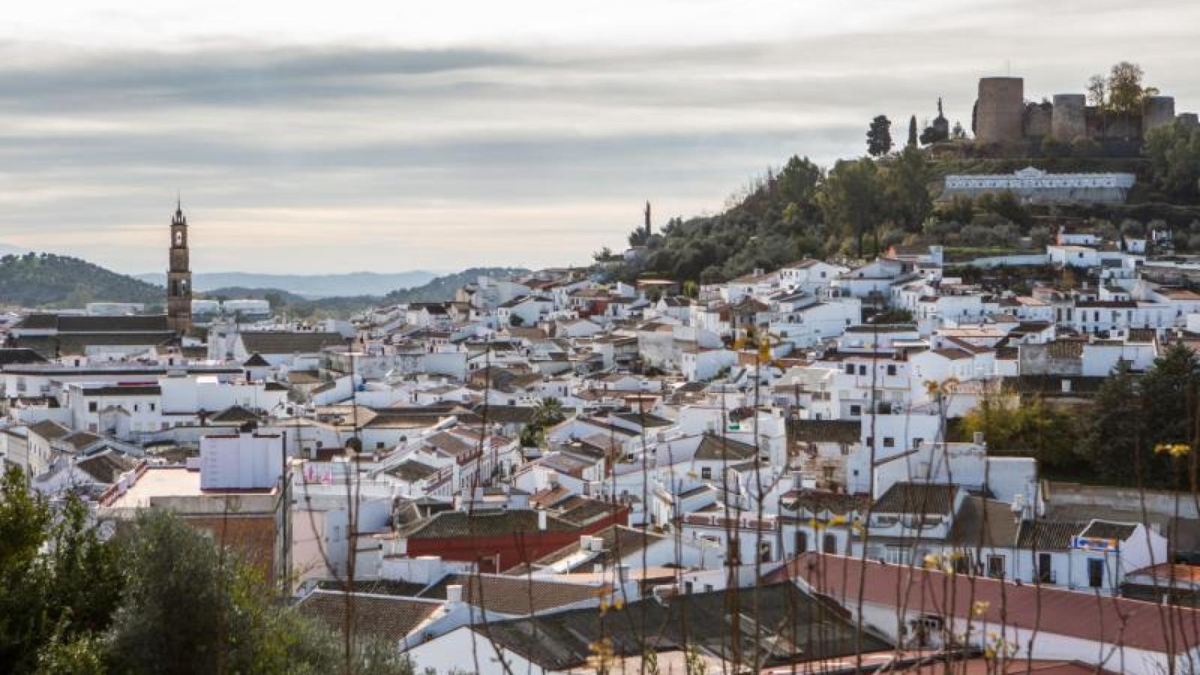 Constantina se posiciona como uno de los mejores pueblos para visitar en Navidad por su historia y su probabilidad de nieve