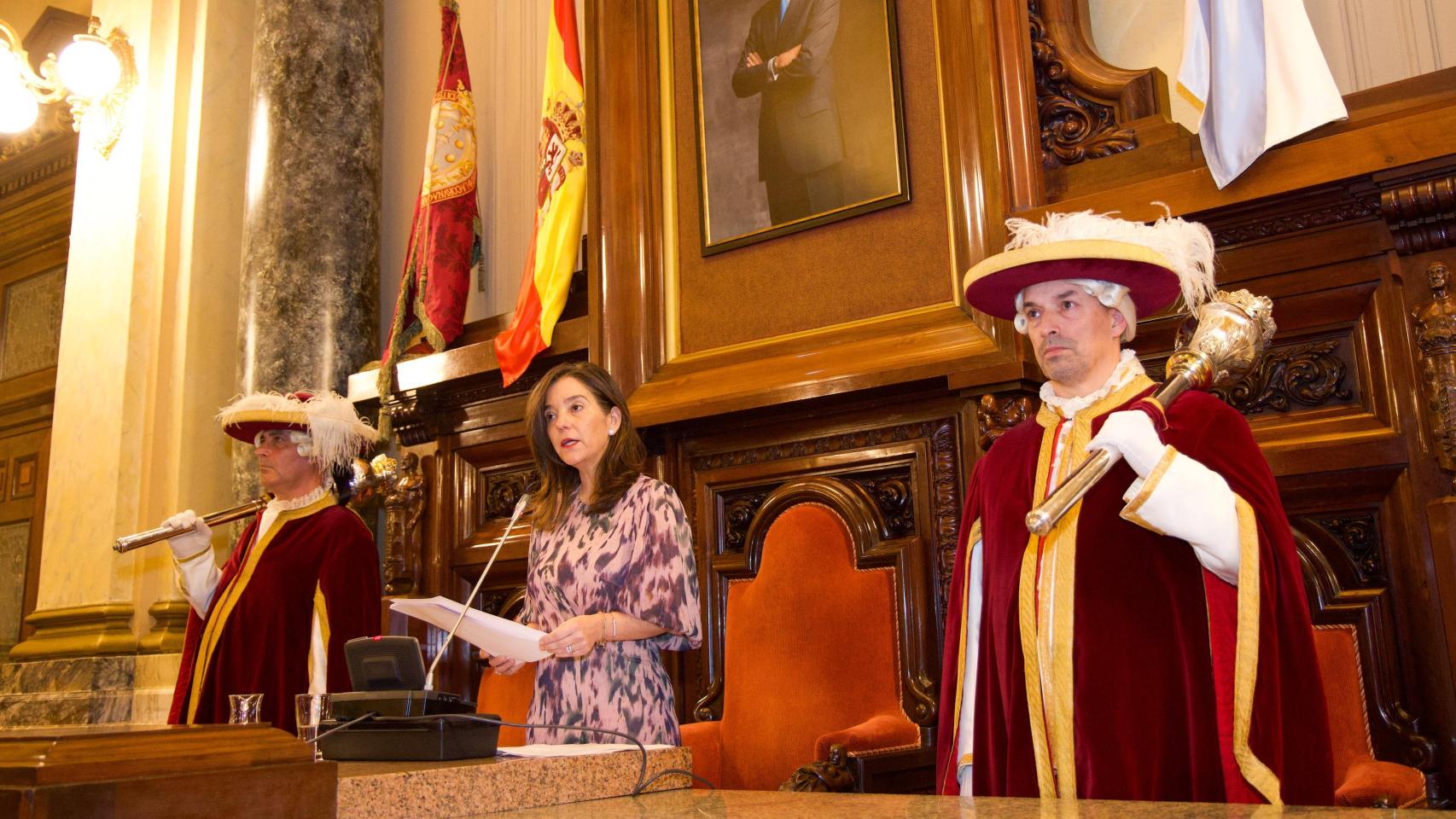 La alcaldesa de A Coruña, Inés Rey, durante su discurso en la recepción institucional por Navidad.