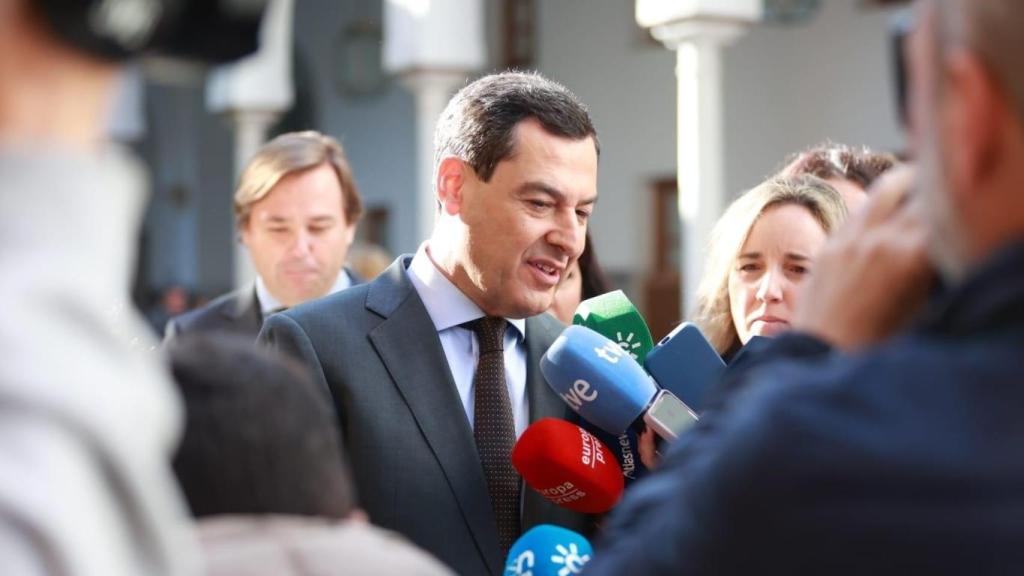 El presidente de la Junta de Andalucía, Juanma Moreno, este jueves en el Parlamento.