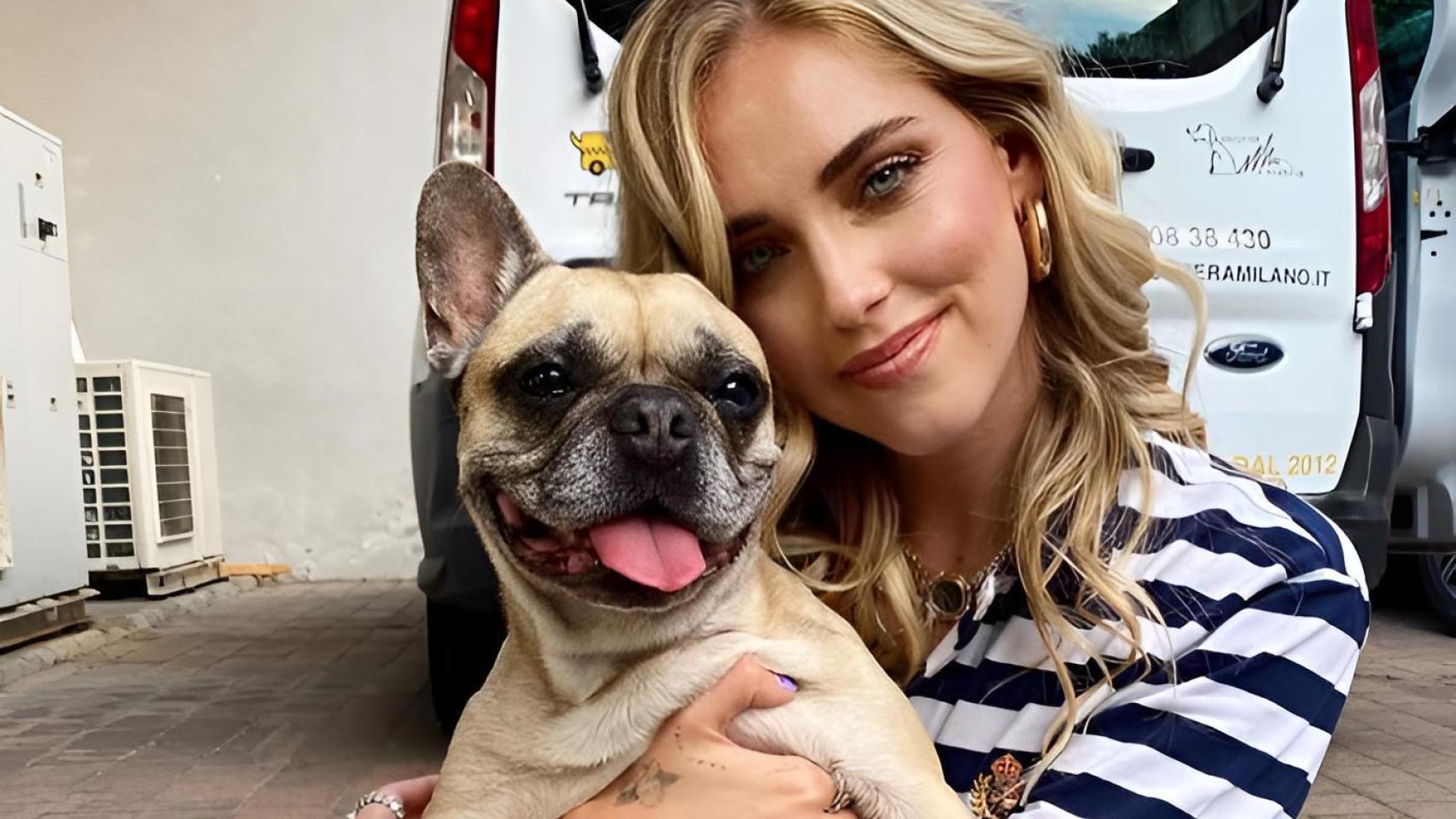 Chiara Ferragni y su perra Matilda.