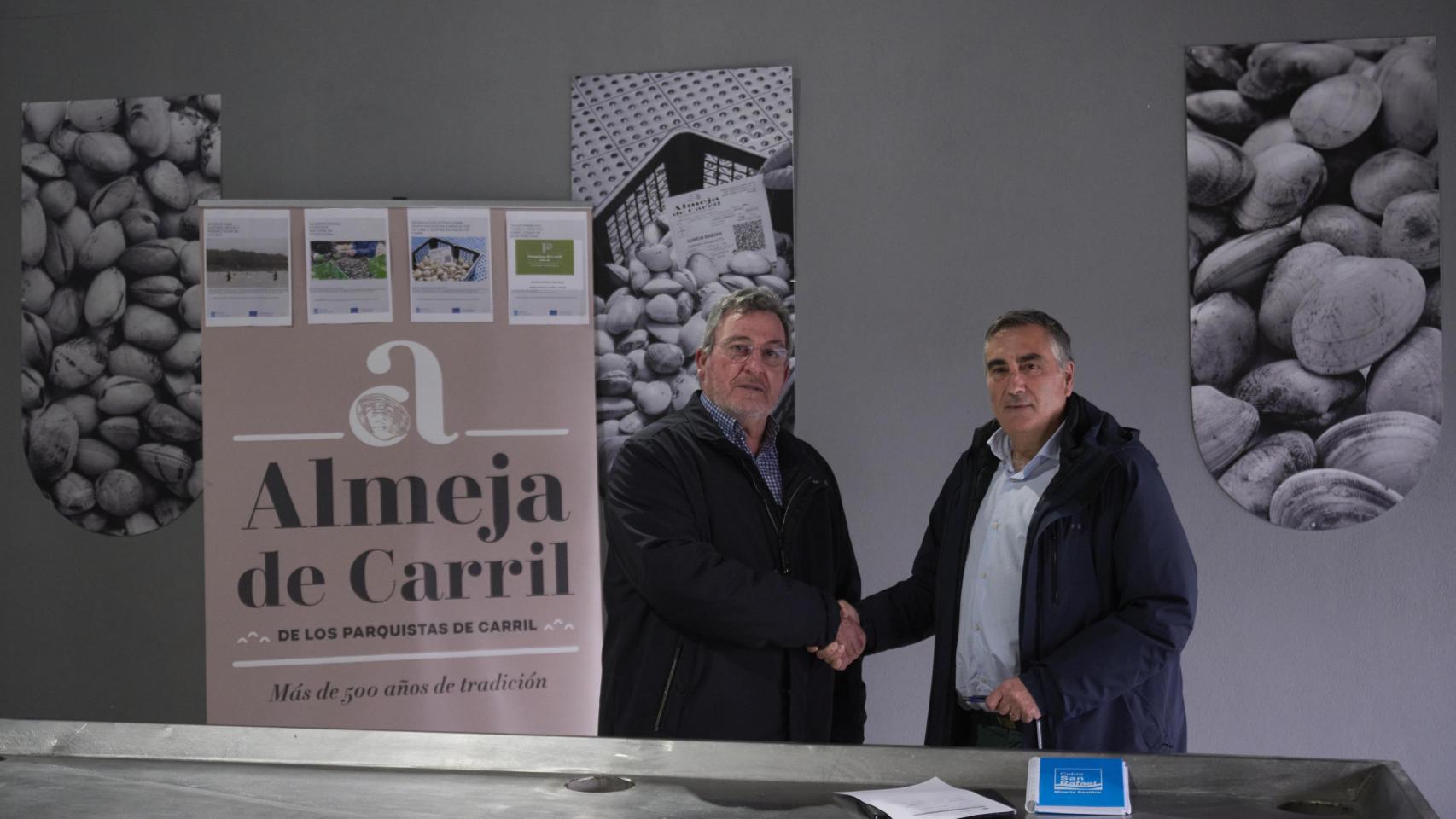 Imagen de la firma del acuerdo.