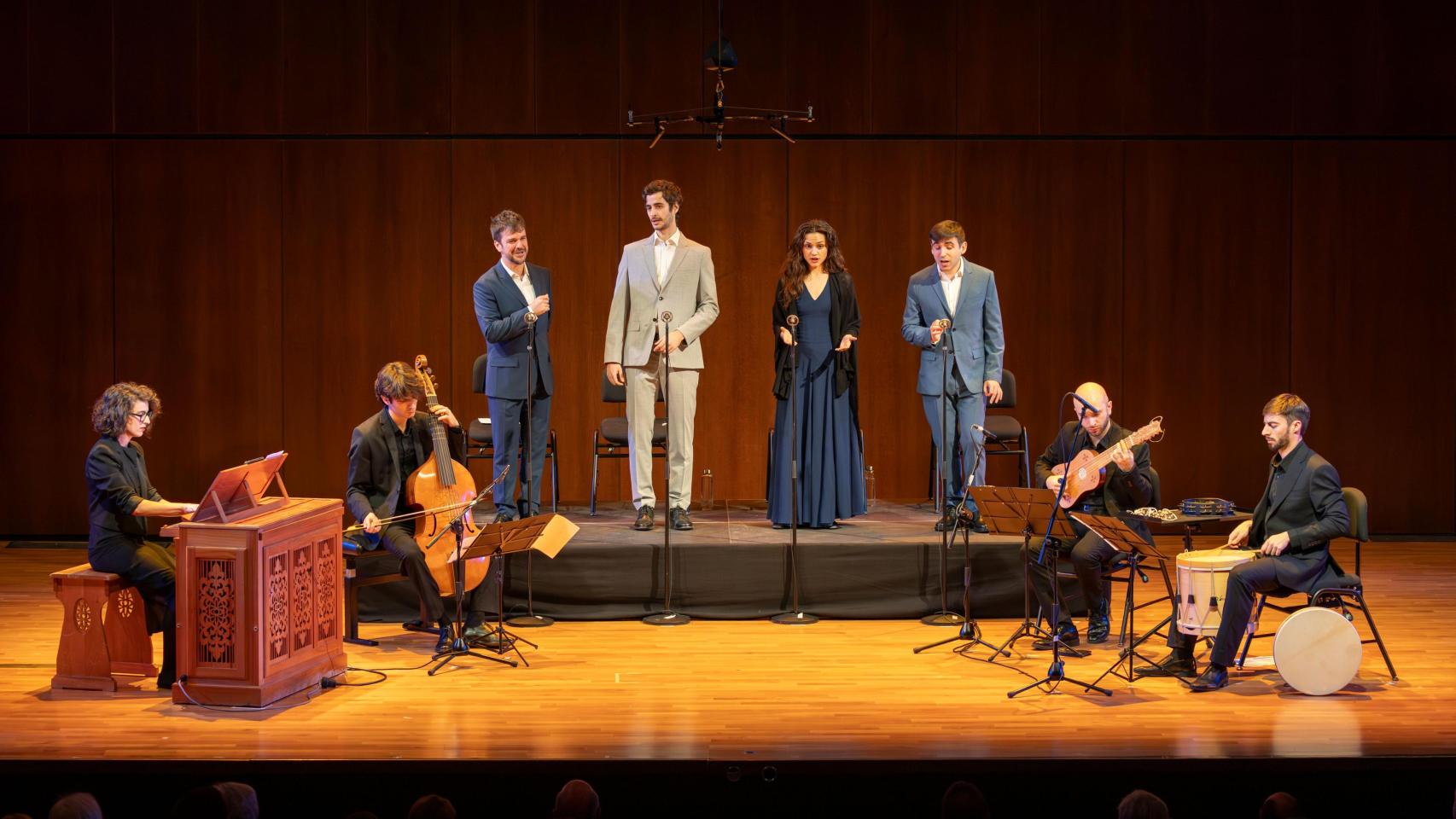 La soprano Inés Alonso y el grupo Cantoría. Foto: Dolores Iglesias.