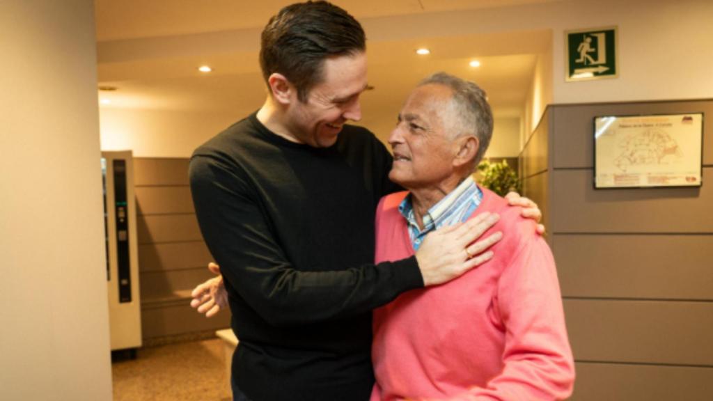 Enrique Rojas, a la derecha