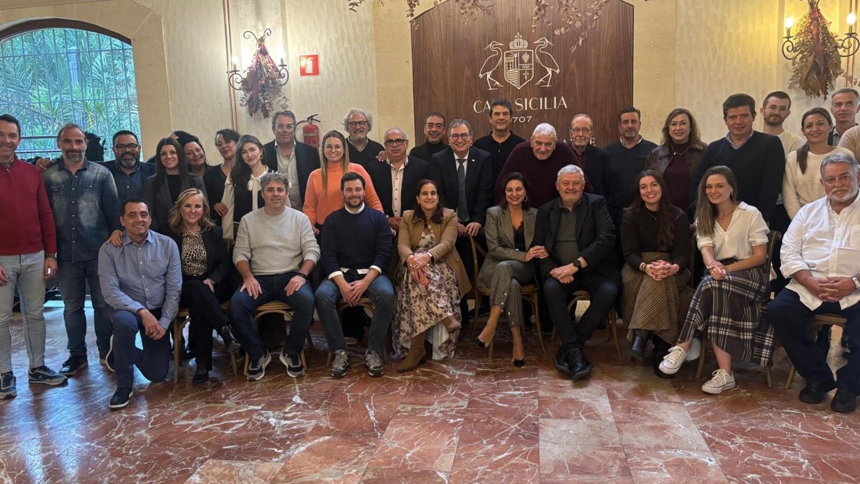 La fotografía de grupo con los periodistas invitados.