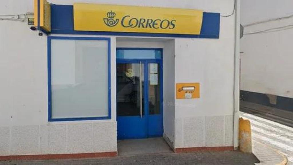 La oficina de Correos de Fuente de Cantos (Badajoz) donde fueron robados 124 sufragios de las elecciones del domingo.