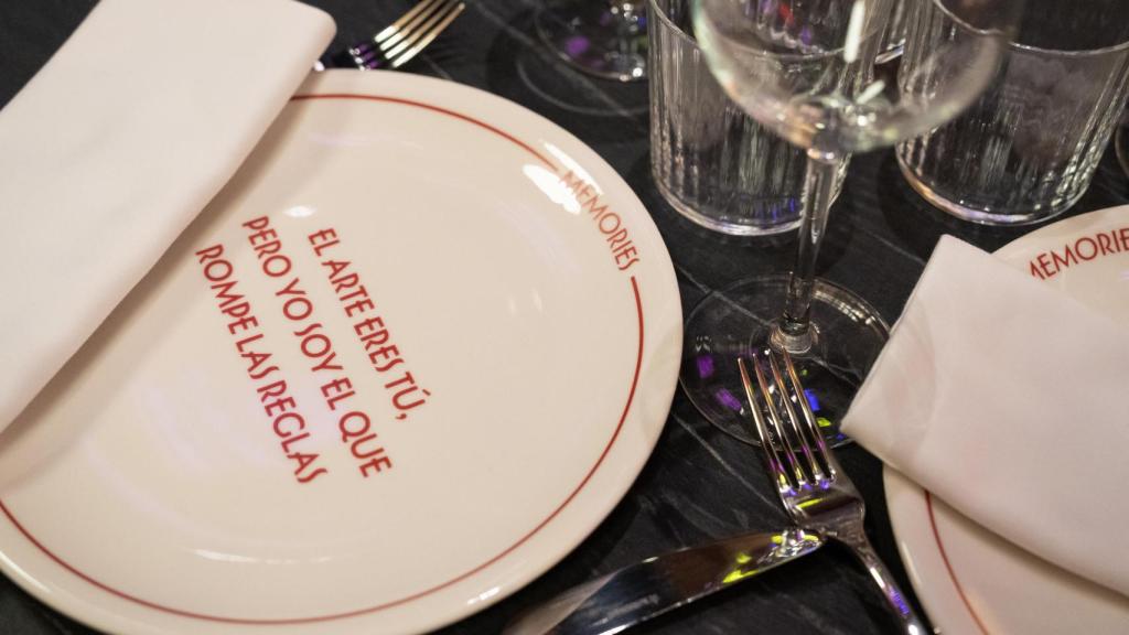 Vajilla de Memories.