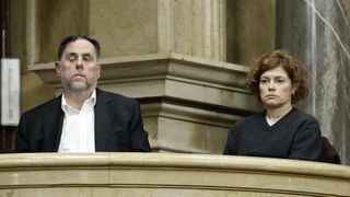 Los dirigentes de ERC Oriol Junqueras y Elisenda Alemany este jueves en el Parlament de Cataluña.