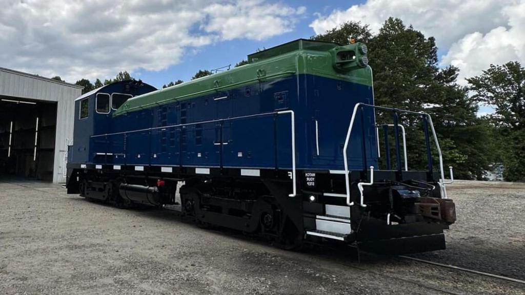 Locomotora convertida en eléctrica mediante baterías