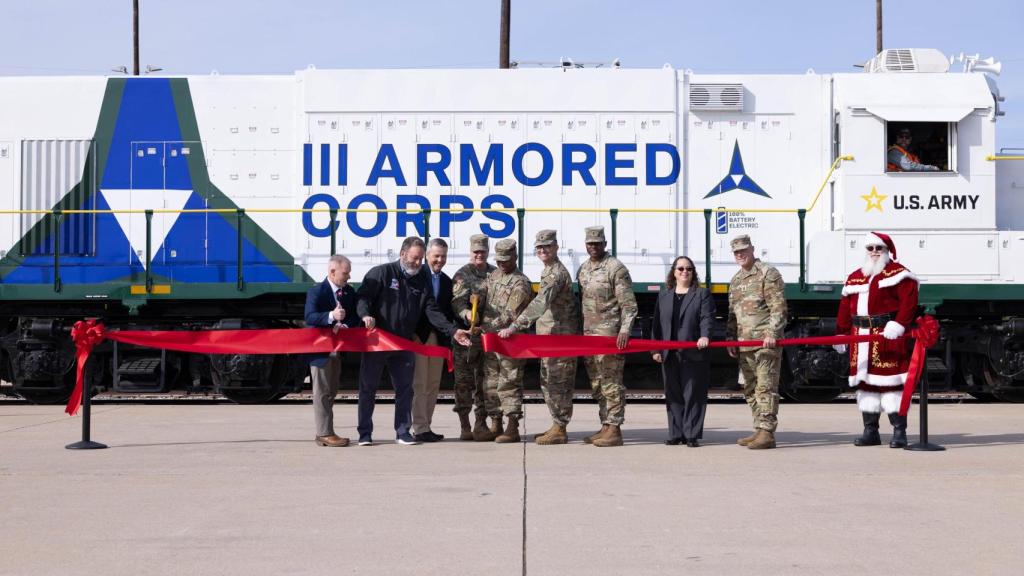 Presentación en Navidad de locomotora 100% eléctrica con baterías