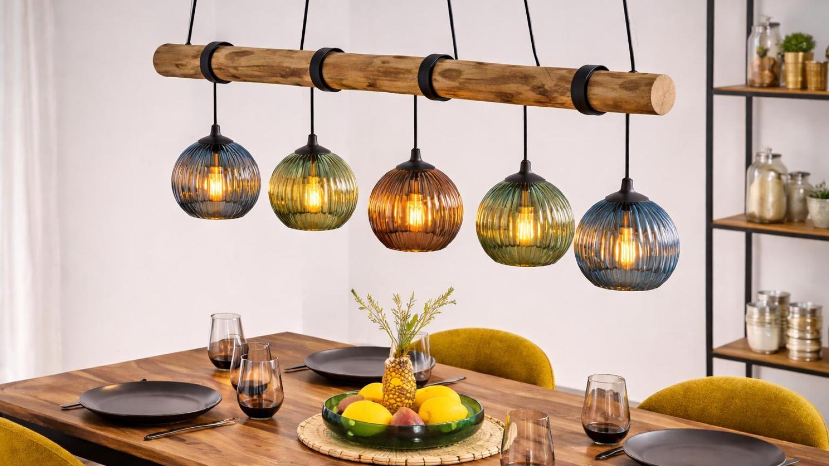 Lámparas en un salón.