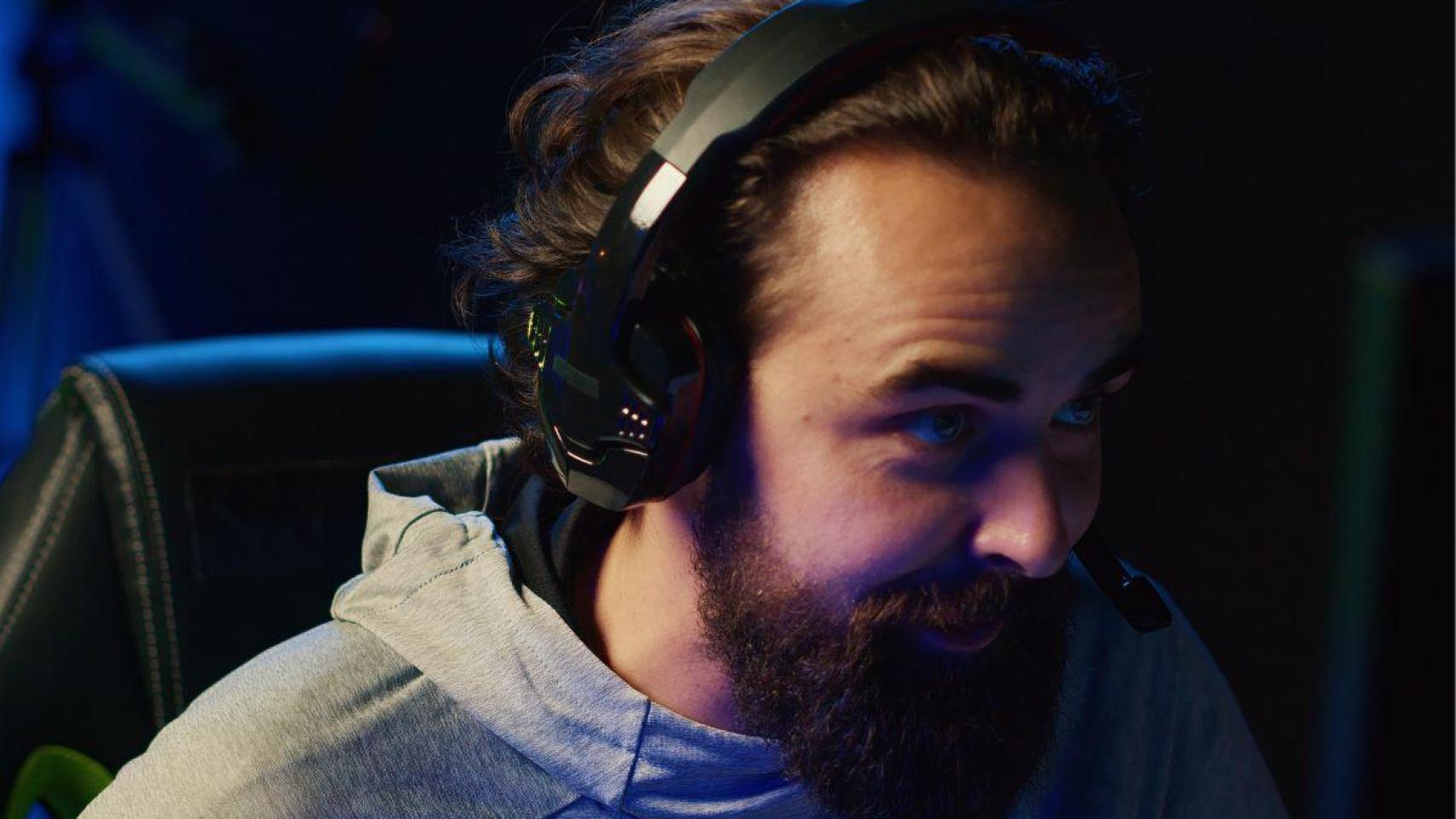 Parecen unos auriculares normales, pero estos Logitech están hechos para el gaming y rozan las 5 estrellas